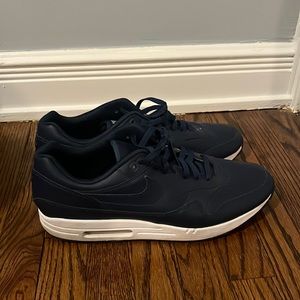Men’s Nike shoes